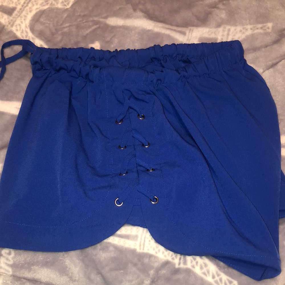 Shorts - Picture 3 of 3